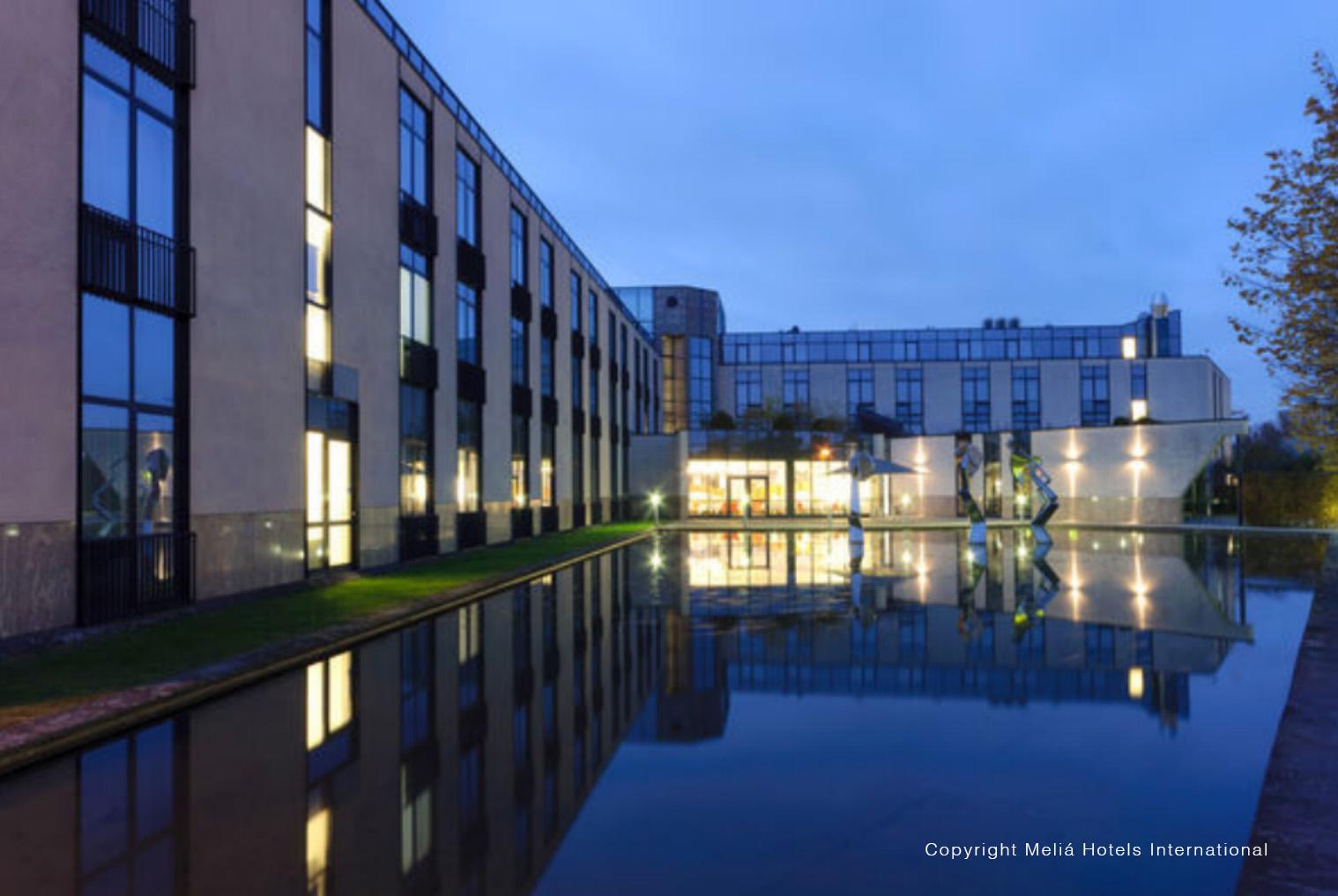 ホテル Four Ratingen Dusseldorf Airport エクステリア 写真