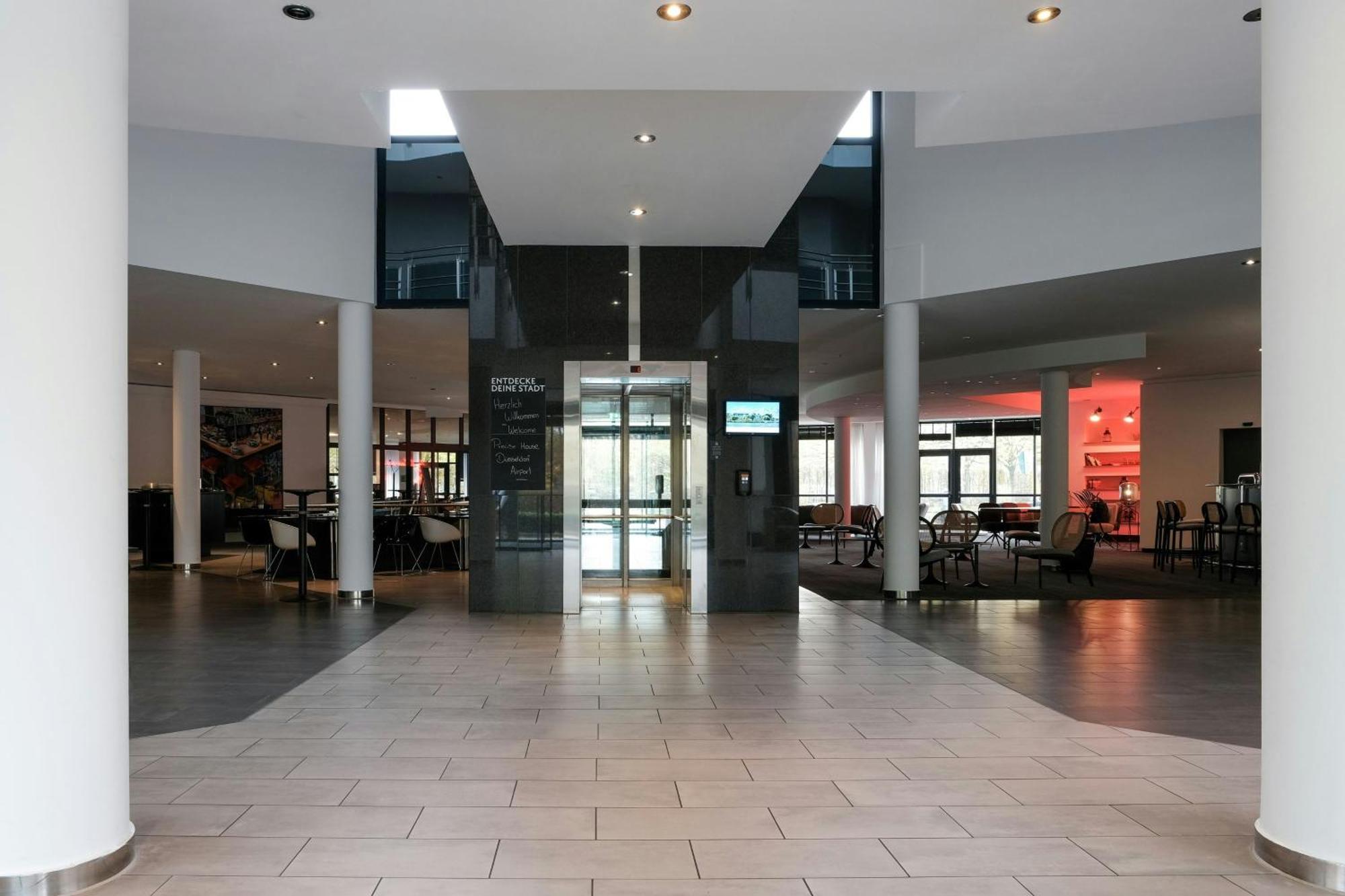 ホテル Four Ratingen Dusseldorf Airport エクステリア 写真