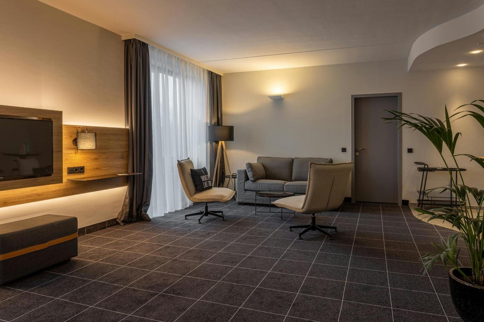 ホテル Four Ratingen Dusseldorf Airport エクステリア 写真